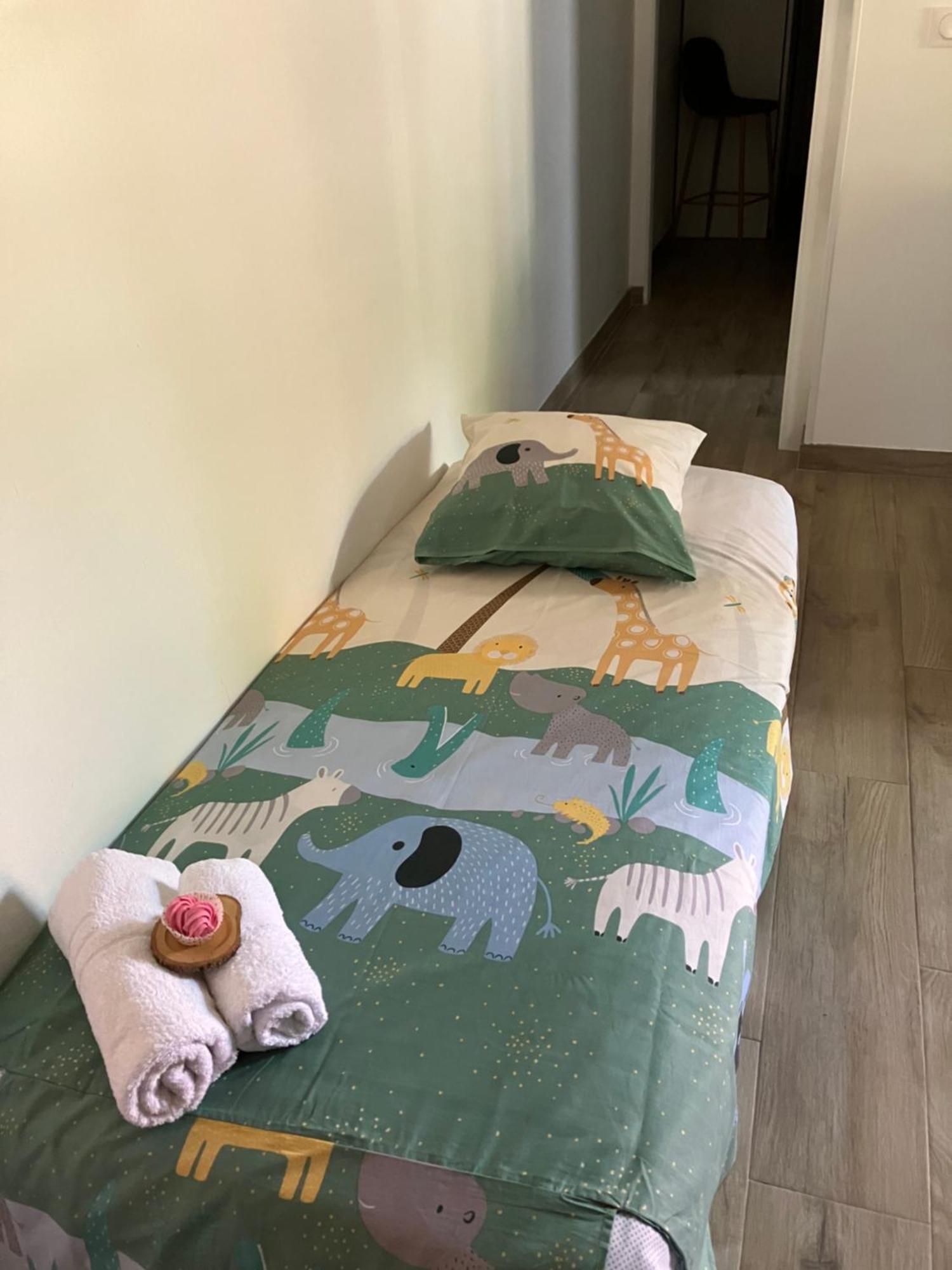 Kazacoco Bungalow A 5 Min A Pieds Du Lagon لا سالين لو باين المظهر الخارجي الصورة